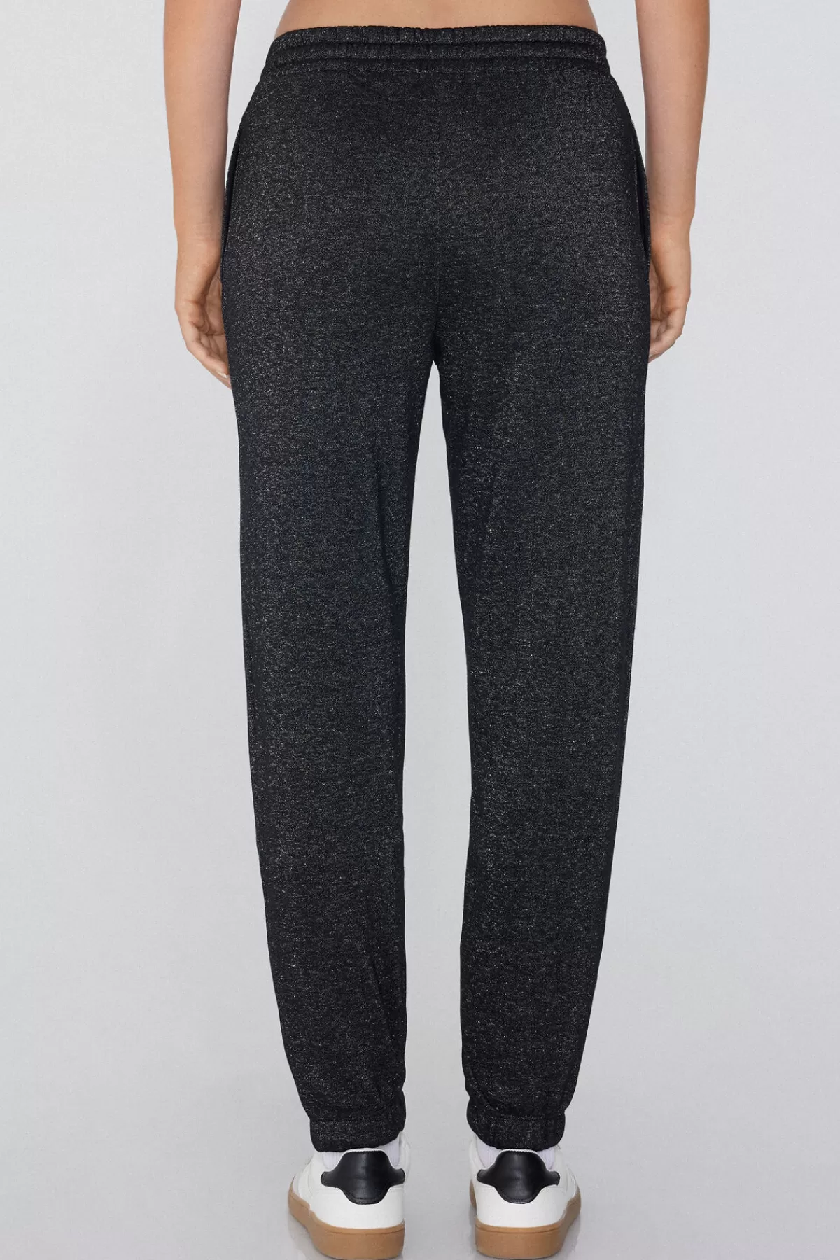 Pantaloni Lunghi Donna Tezenis con Felpa Oversize Laminata - Abbigliamento Invernale Morbido e Stilizzato

(Note: This version restructures keywords naturally, adds descriptive terms like 