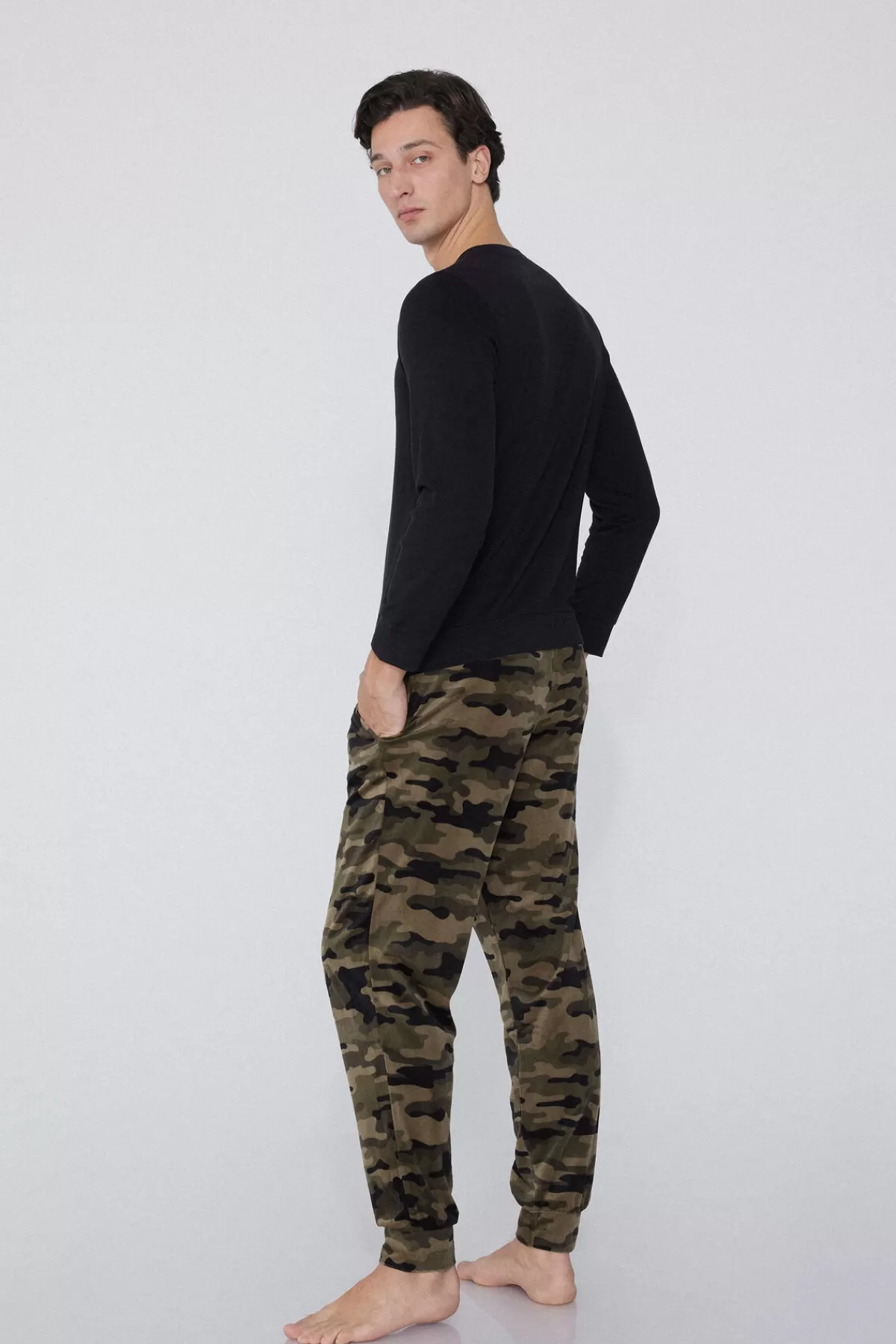 Tezenis Pantaloni Lunghi Comfortevili in Micropile con Polsino Morbido - Ideali per Look Casual e Sportivo Da Uomo

（：，