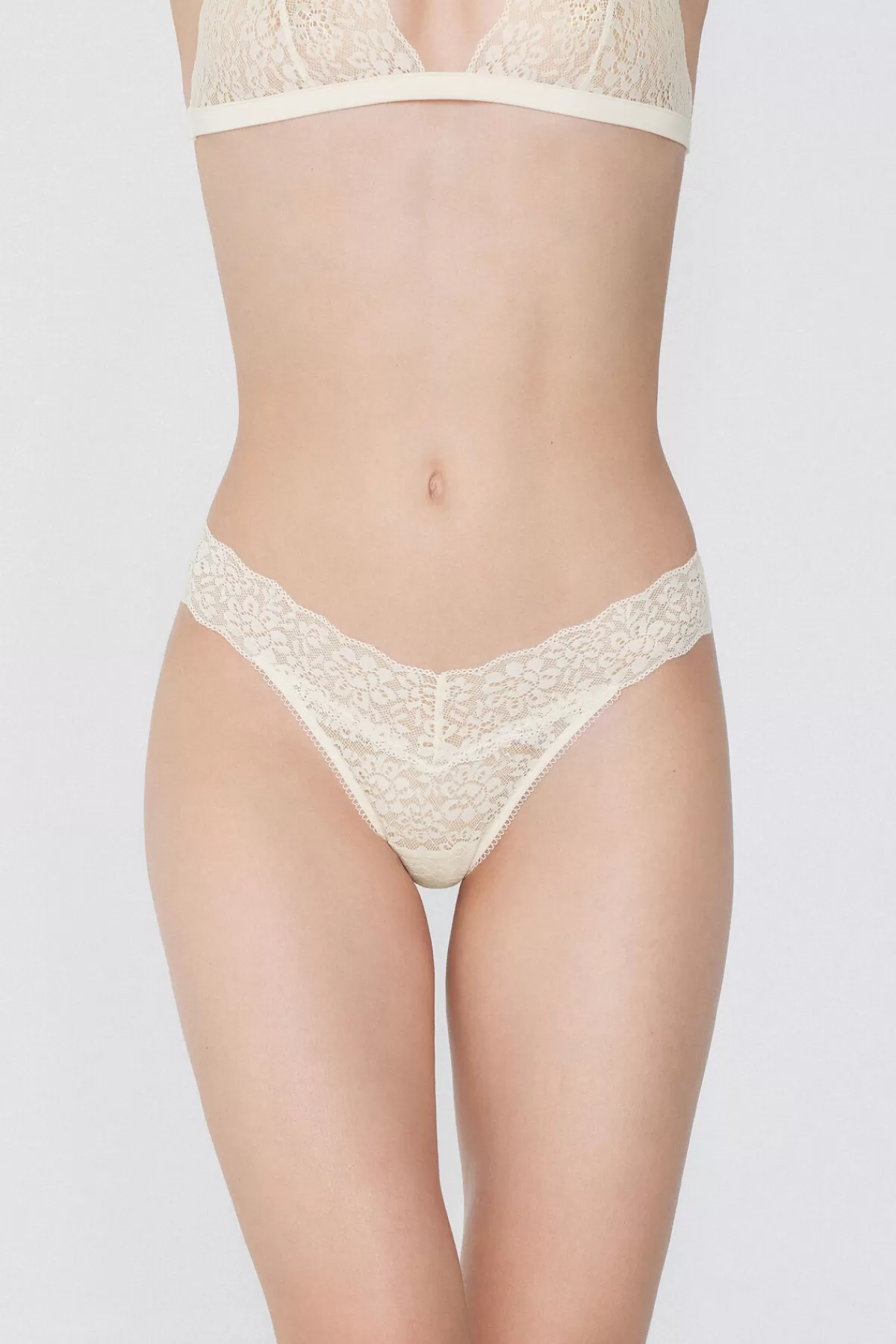 Intimo Donna Tezenis - Slip a Gamba Alta in Pizzo Rigenerato con Design Morbido