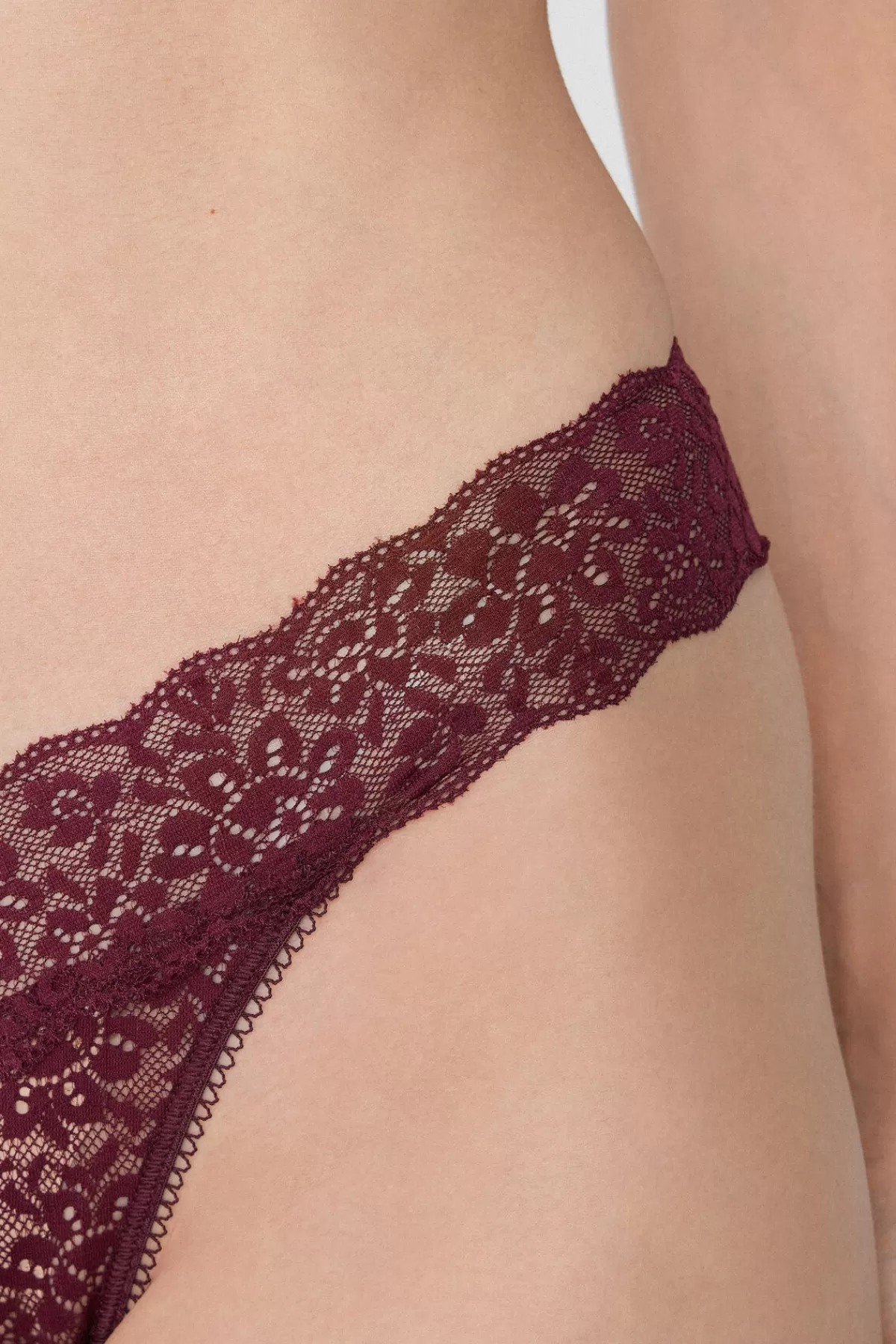 Tezenis Intimo Donna in Pizzo Rigenerato - Modello Sgambato Confortevole con Design Eco-Chic