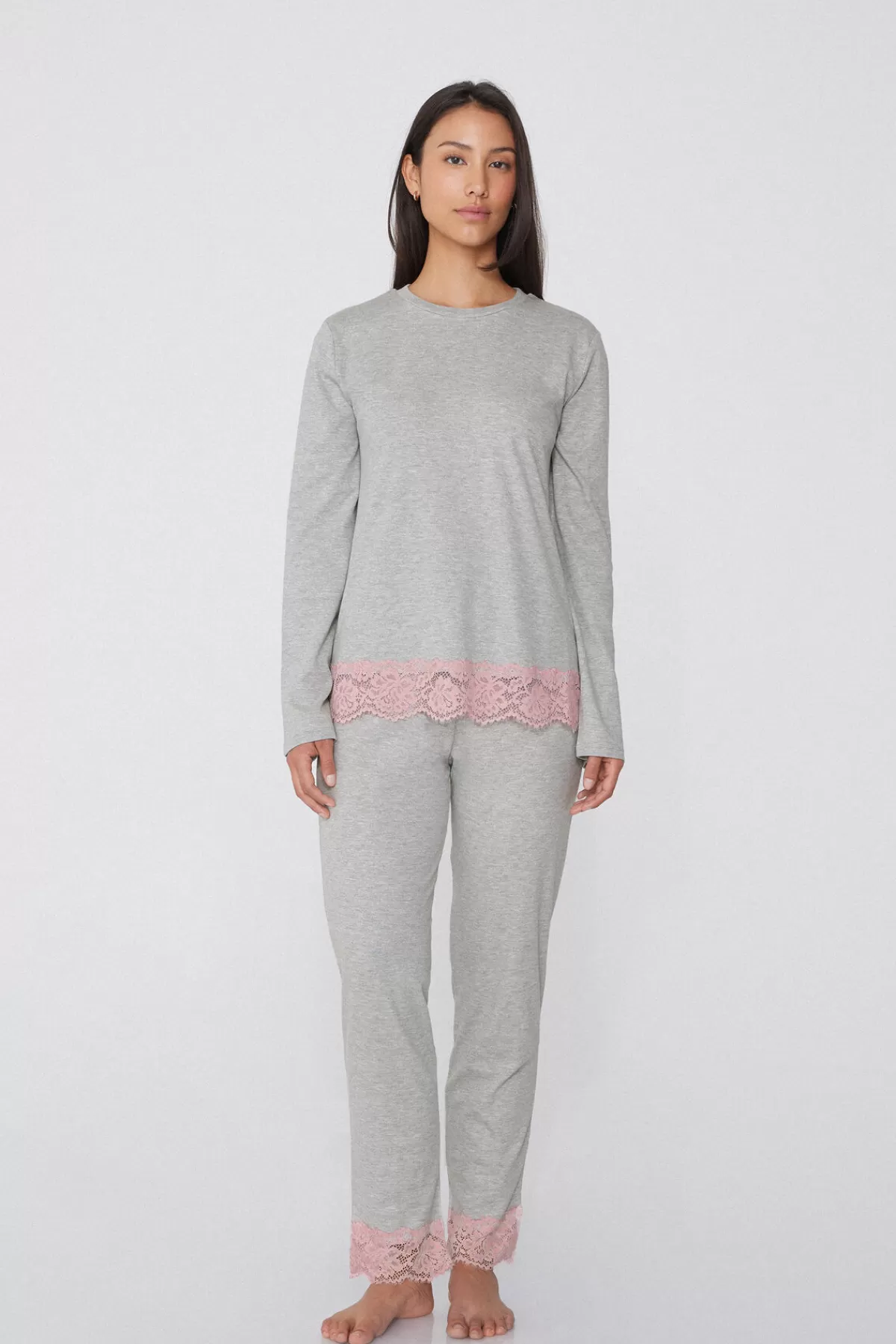 Pigiama Lungo Donna con Ricami Eleganti in Cotone Spesso - Tezenis
