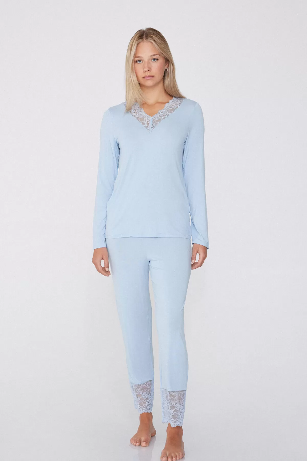 Pijama Elegante con Inserti in Viscosa e Pizzo - Tezenis Collection Donna