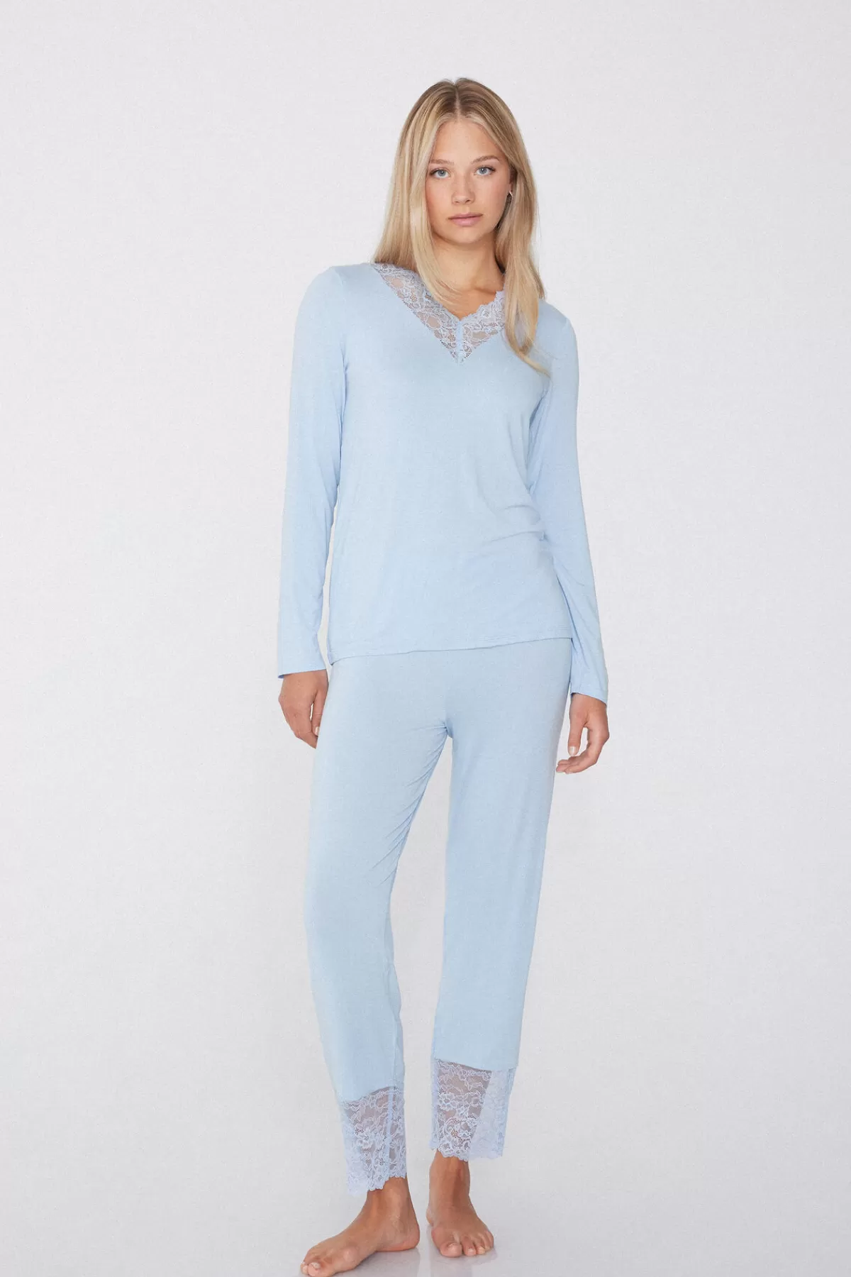 Pijama Elegante con Inserti in Viscosa e Pizzo - Tezenis Collection Donna