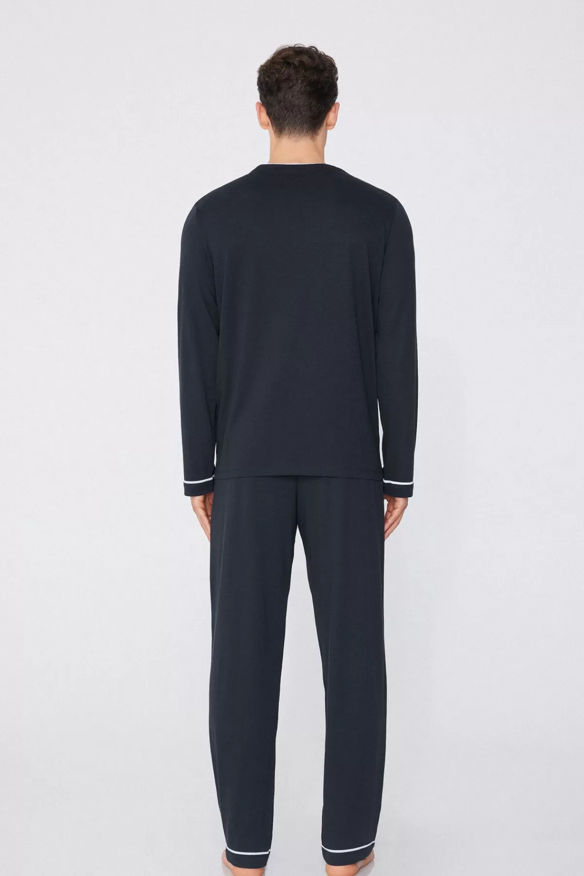 Pigiama Invernale Uomo con Maniche Lunghe - Cotone Morbido e Design Elegante | Collezione Tezenis