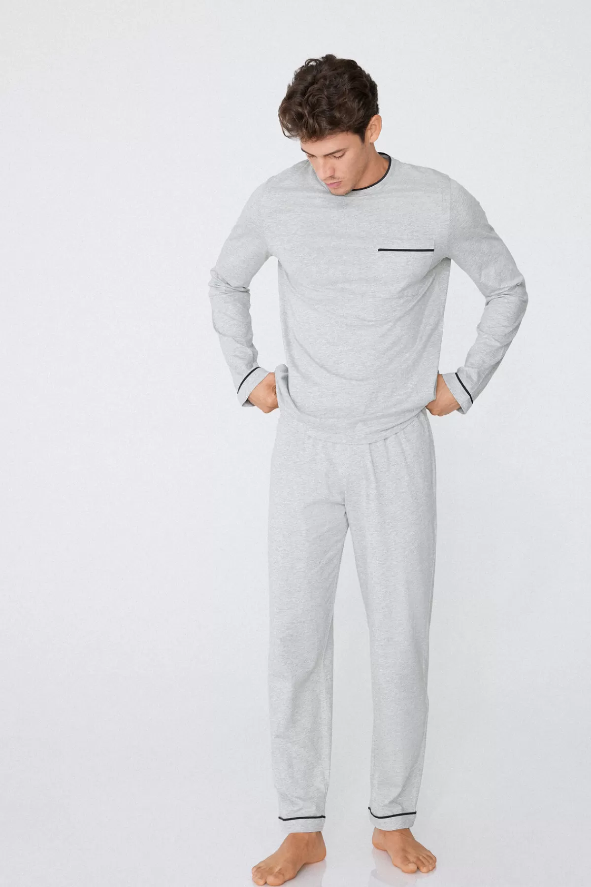 Pijama Elegante Uomo con Maniche Lunghe - Cotone Morbido e Bordi Coordinati | Tezenis Collection