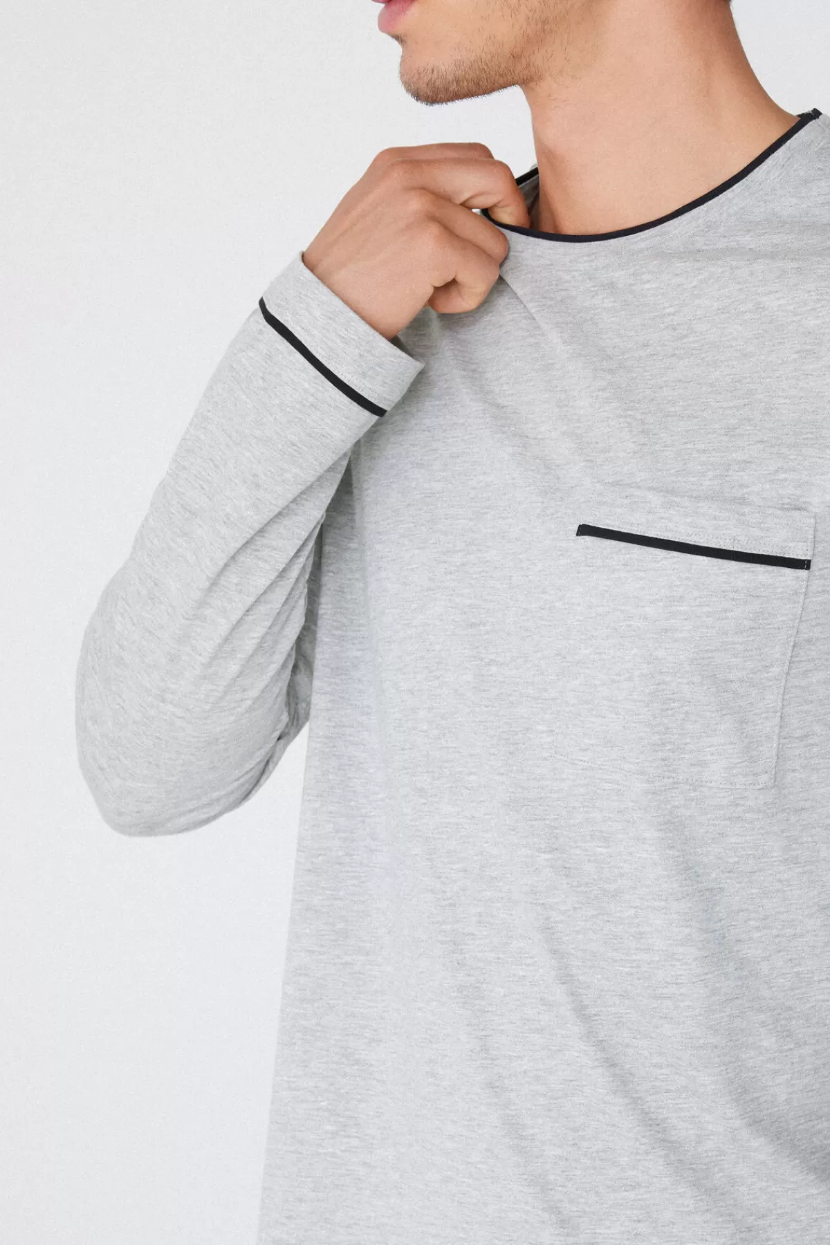 Pijama Elegante Uomo con Maniche Lunghe - Cotone Morbido e Bordi Coordinati | Tezenis Collection
