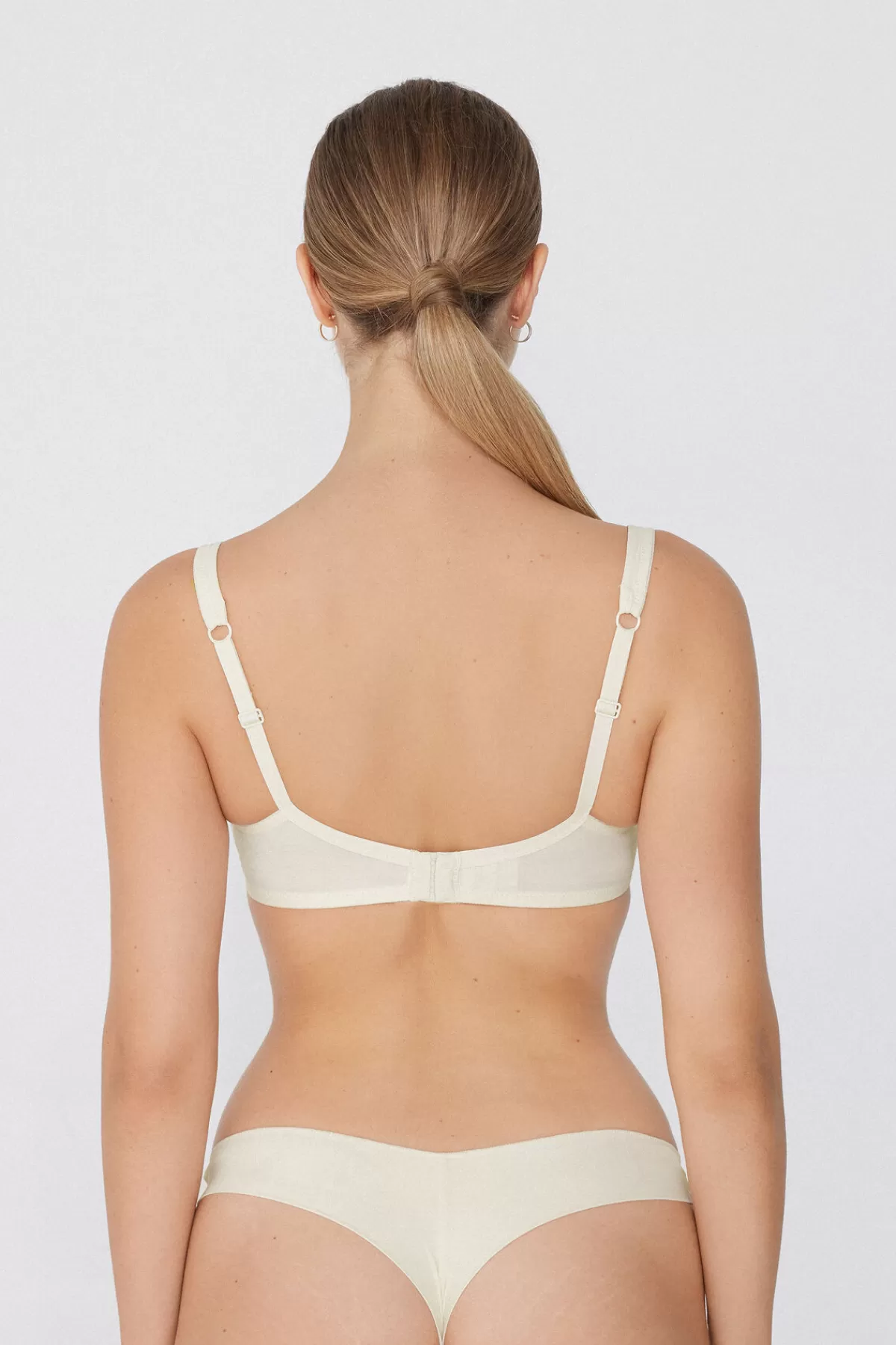 Balconcino Tezenis Donna in Tessuto Eco-Friendly: Design Paris con Supporto Morbido e Fibra Rigenerata