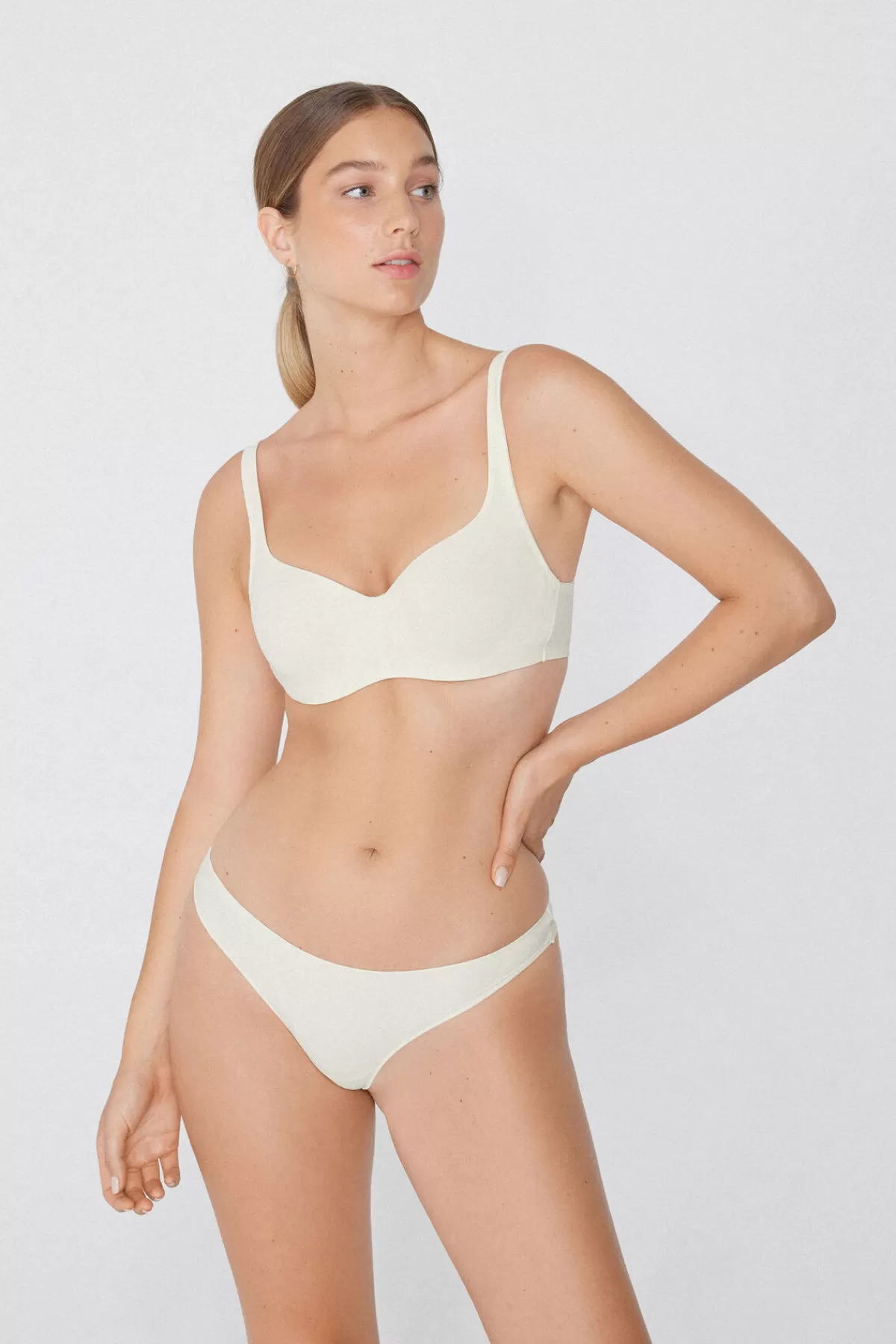 Balconcino Tezenis Donna in Tessuto Eco-Friendly: Design Paris con Supporto Morbido e Fibra Rigenerata