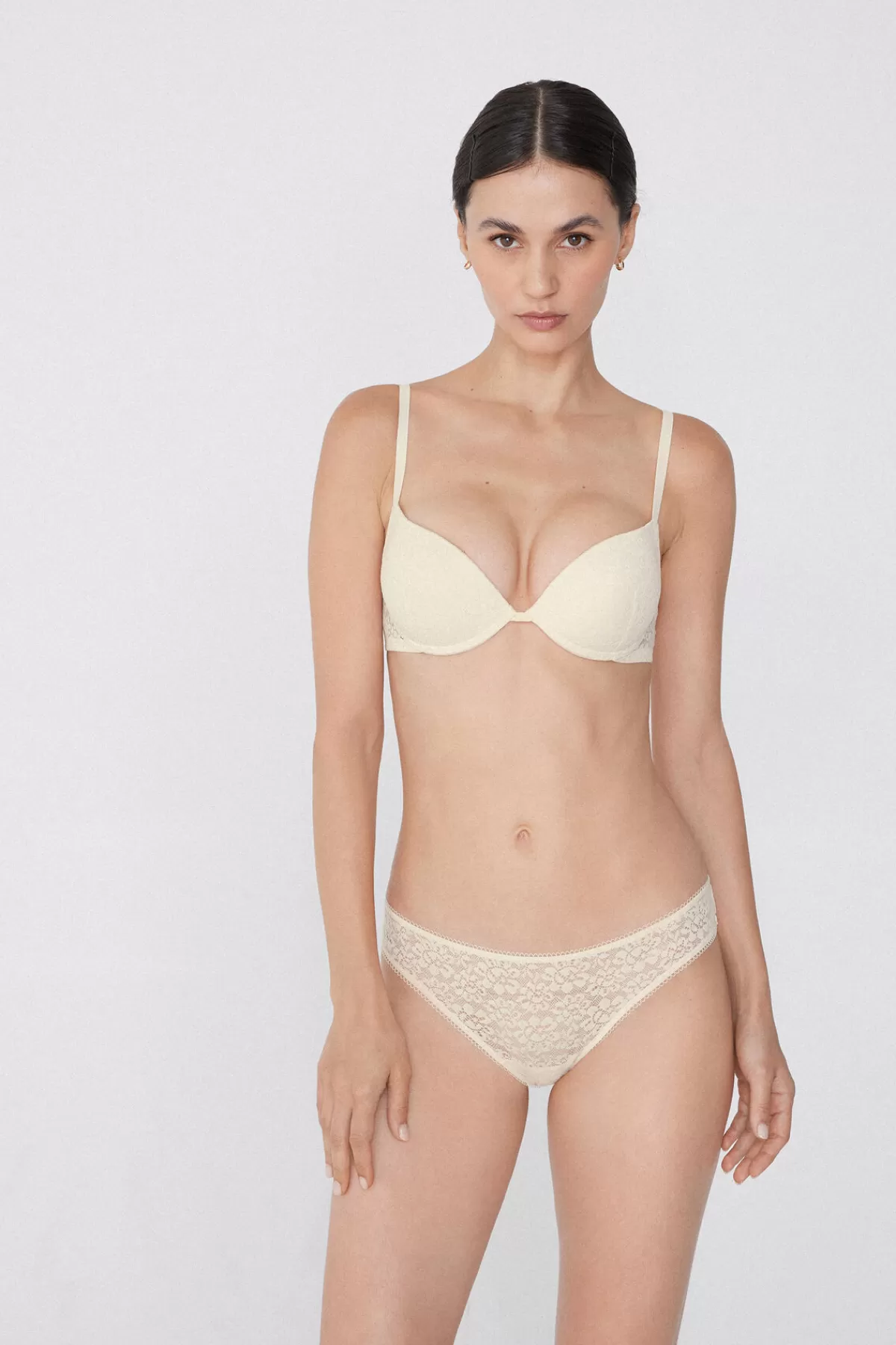 Reggiseno Push-up Tezenis con Pizzo Rigenerato - Effetto Scollato Sensuale e Design Eco-Consapevole | Collezione LA Confortevole