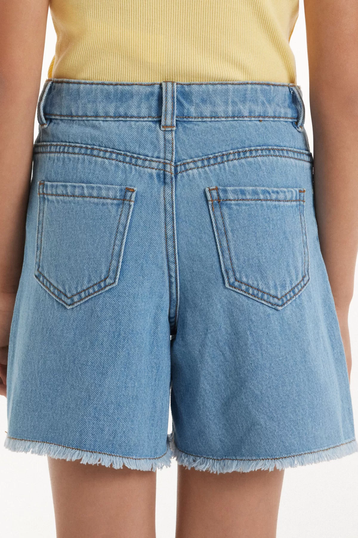 Tezenis Pantacorti Jeans con Strappi - Taglio Vintage e Comfort Moderno  

Tezenis Denim Short Distressed - Stile Casual con Fodera Morbida  

Pantacorti Tezenis in Denim Sfilacciato - Design Irregolare per Look Effortless  

Tezenis Shorts Jeans Strappati - Modello Urban con Fodera Leggera  

Tezenis Denim Pantaloncini con Effetto Usurato - Vestibilità Confortevole e Stile Grintoso  

Tezenis Short in Denim con Dettagli Strappati - Ideali per Look Casual e Fresco  

Pantacorti Tezenis Denim Effetto Sfrangiato - Perfetti per Estate e Stile Streetwear  

Tezenis Jeans Short con Fini Strappi Naturali - Taglio Rilassato e Toni Classici Denim