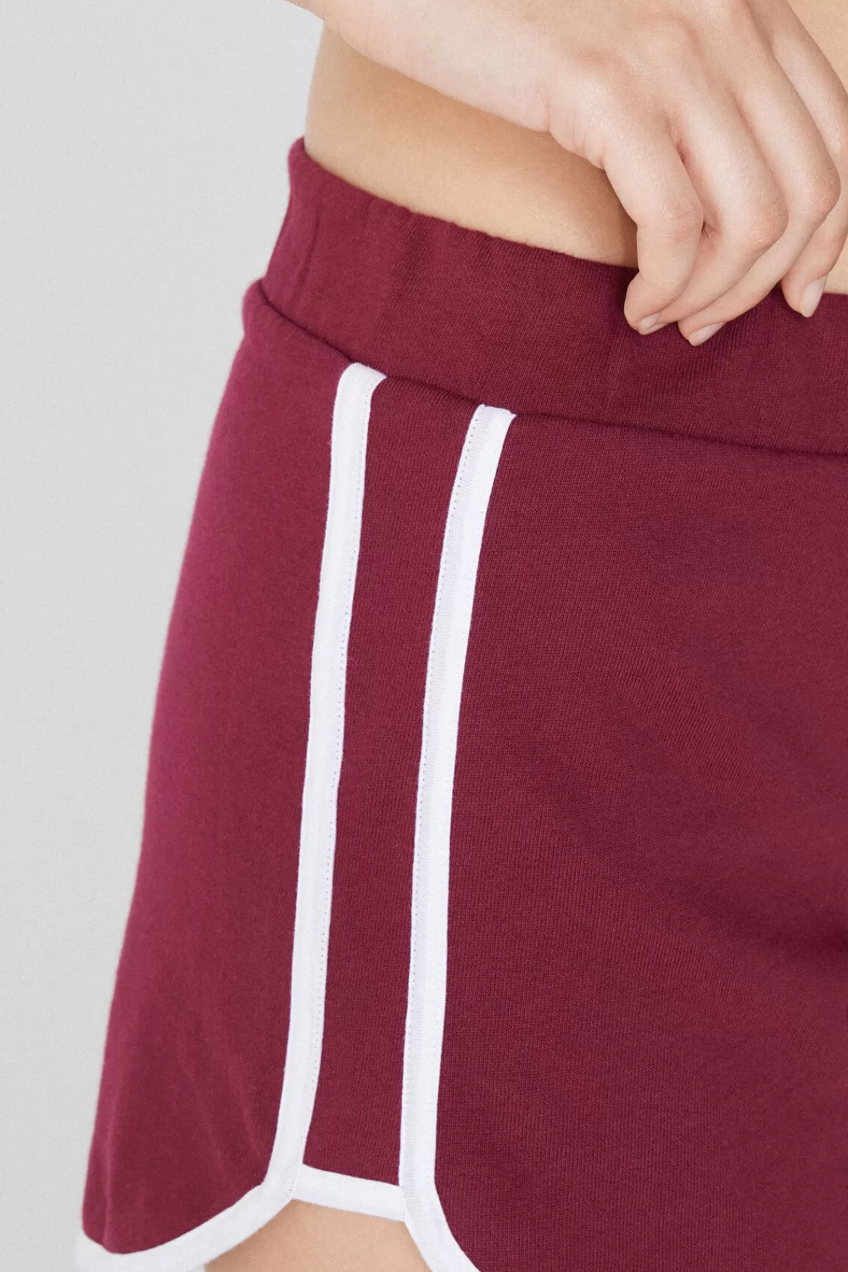 Calzoncini Felpa Donna Con Rifiniture a Contrasto - Tezenis Modello Morbido e Confortevole per Look Casual Chic