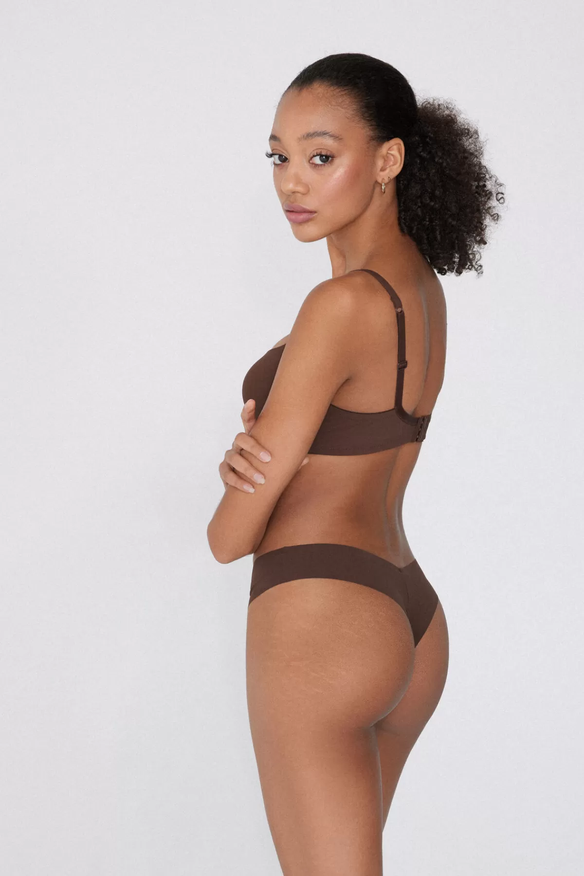 Tezenis Donna: Mutandine Brazilian Sgambato con Dettaglio a Contrasto in Morbida Microfibra Ultra Comfort