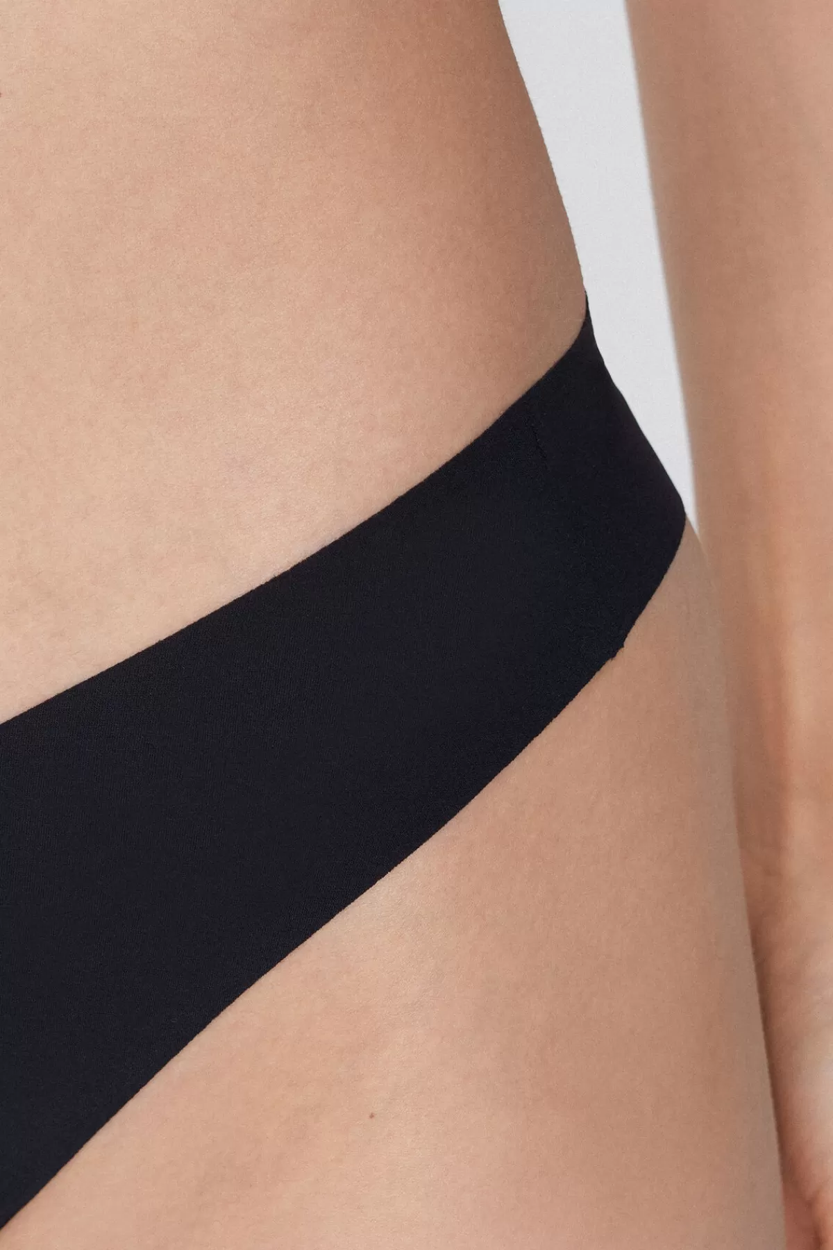 Intimo Donna Tezenis Slip Brasiliano Design Aderente con Fasciatura Sgambata - Microfibra Ultra Morbida per Comodità Senza Pari!