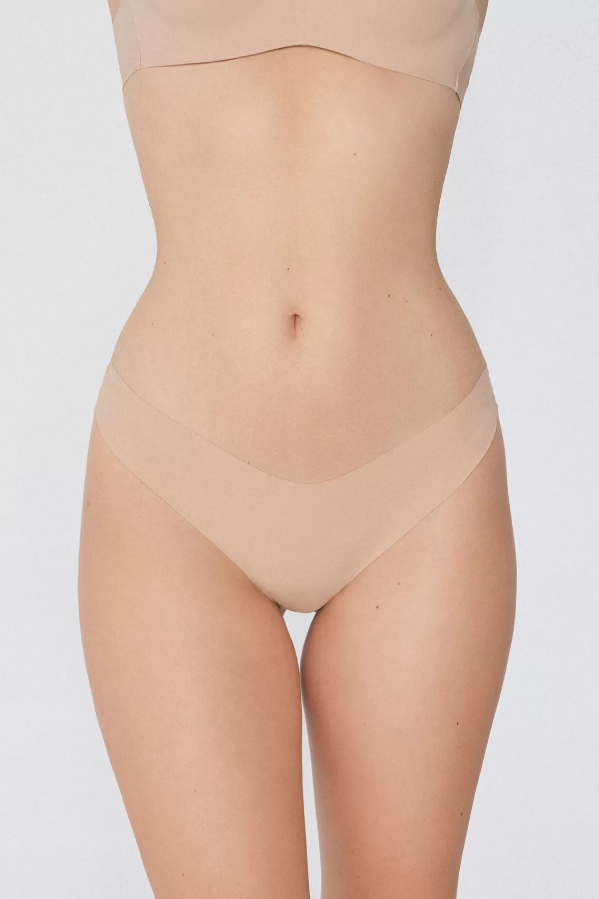 Intimo Femminile Tezenis Modello Brasiliano a Taglio Alto in Microfibra Morbida - Slip Confortevole con Design Avvolgente per Comfort Giornaliero