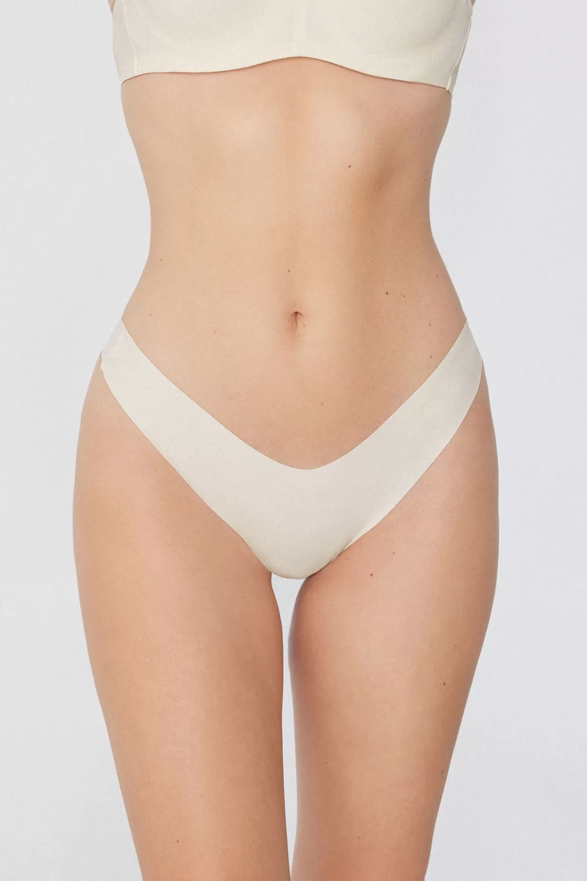 Intimo Donna Perizoma Brasiliano in Microfibra Ultra Morbida - Taglio Sgambato con Finiture Vivo per Comfort Naturale