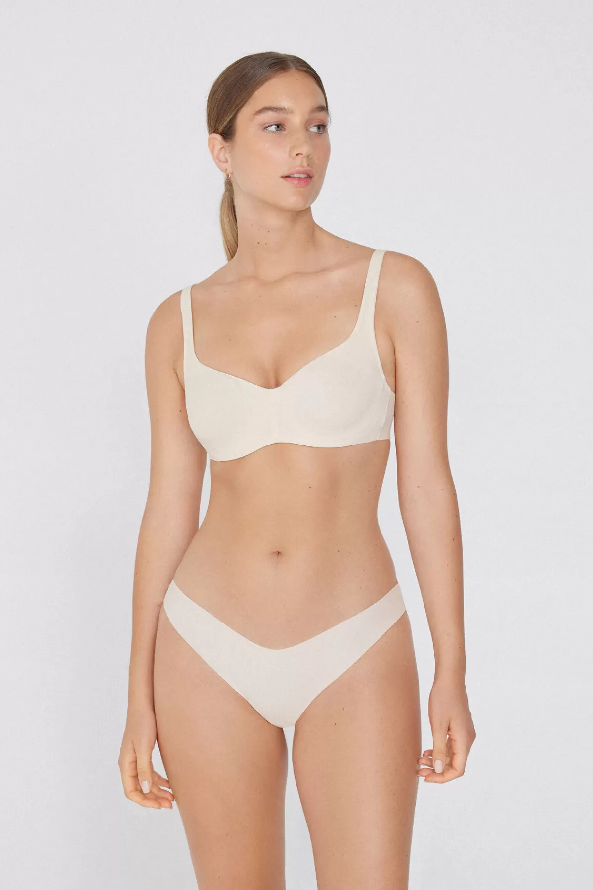 Intimo Donna Perizoma Brasiliano in Microfibra Ultra Morbida - Taglio Sgambato con Finiture Vivo per Comfort Naturale