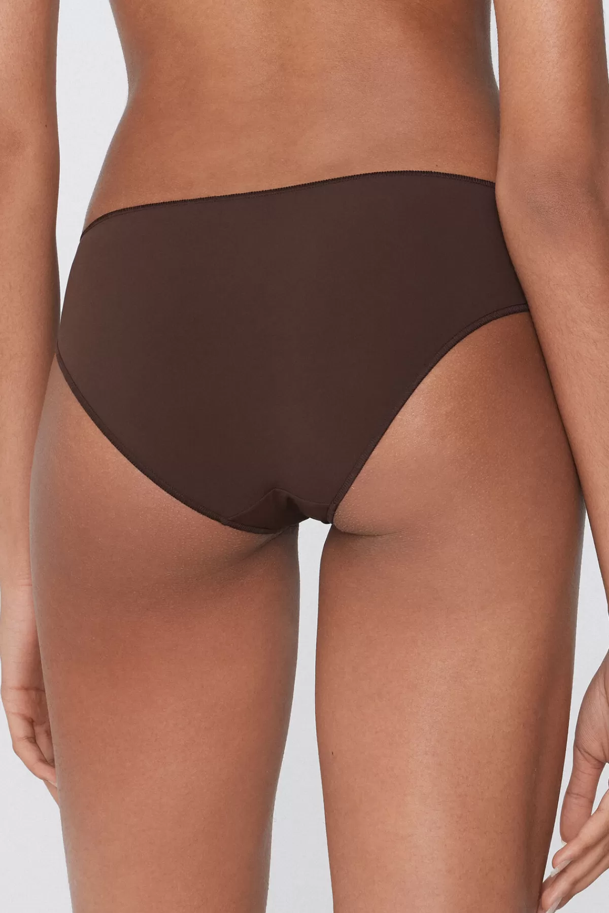 Intimo Classico Tezenis in Tessuto Rigenerato - Comodità Senza Tempo con Microfibra Ecosostenibile 

(Modello Essenziale Donna - Morbida Vestibilità e Design Atemporale con Materiale Riciclato)