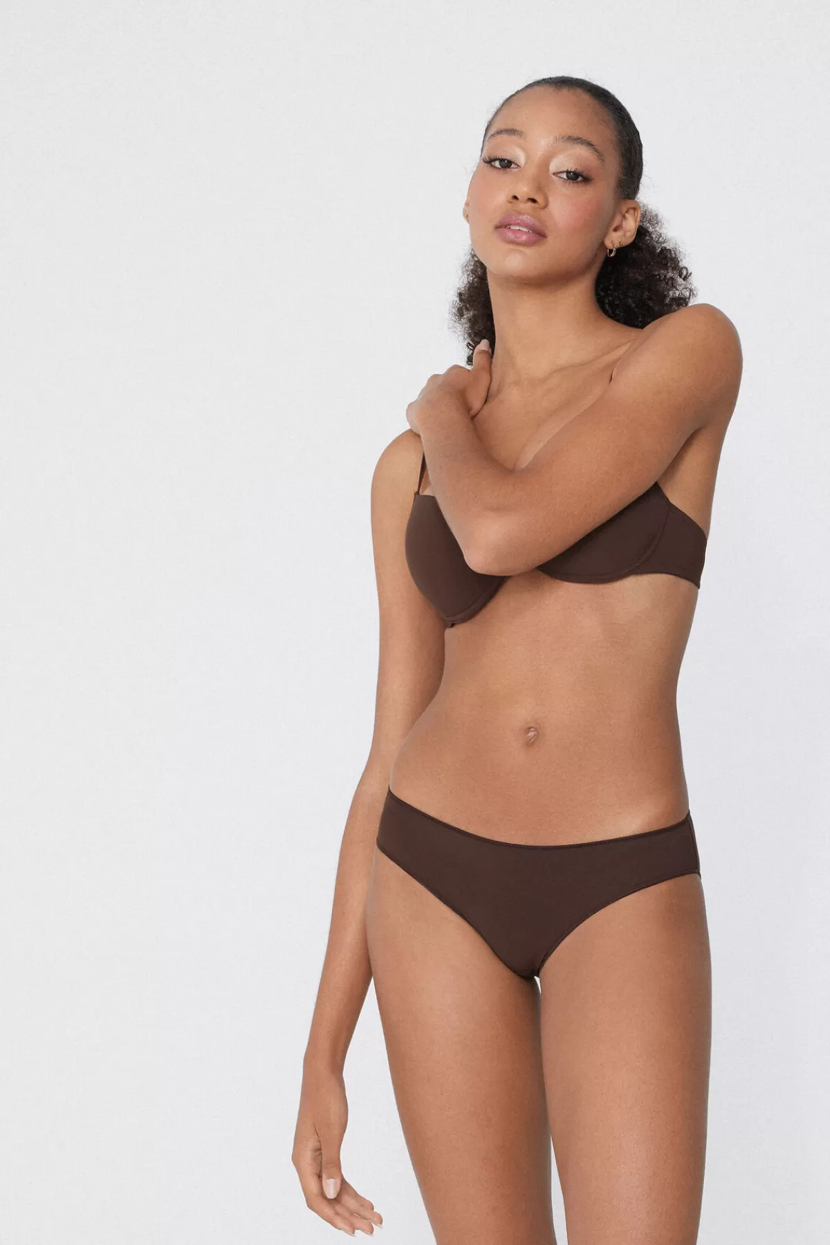 Intimo Classico Tezenis in Tessuto Rigenerato - Comodità Senza Tempo con Microfibra Ecosostenibile 

(Modello Essenziale Donna - Morbida Vestibilità e Design Atemporale con Materiale Riciclato)