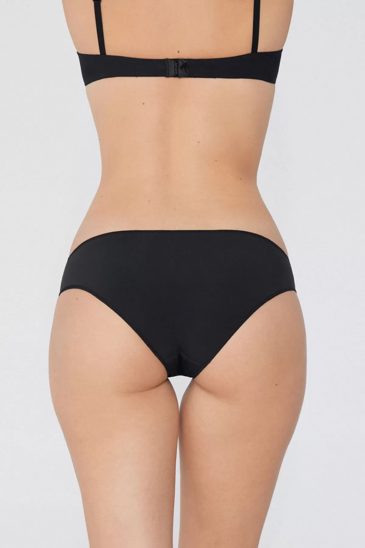 Intimo Classico Femminile Tezenis in Tessuto Eco-Sostenibile - Design Morbido e Conforto Naturale, Collection Autunno 2023