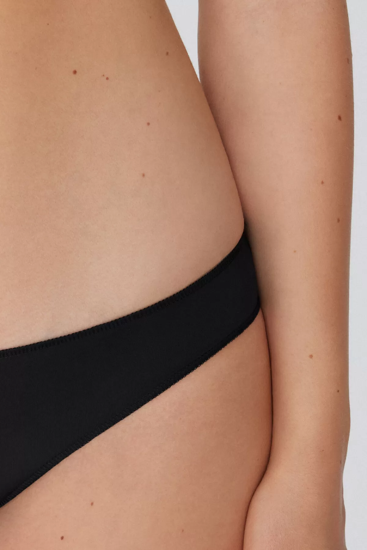 Intimo Classico Femminile Tezenis in Tessuto Eco-Sostenibile - Design Morbido e Conforto Naturale, Collection Autunno 2023