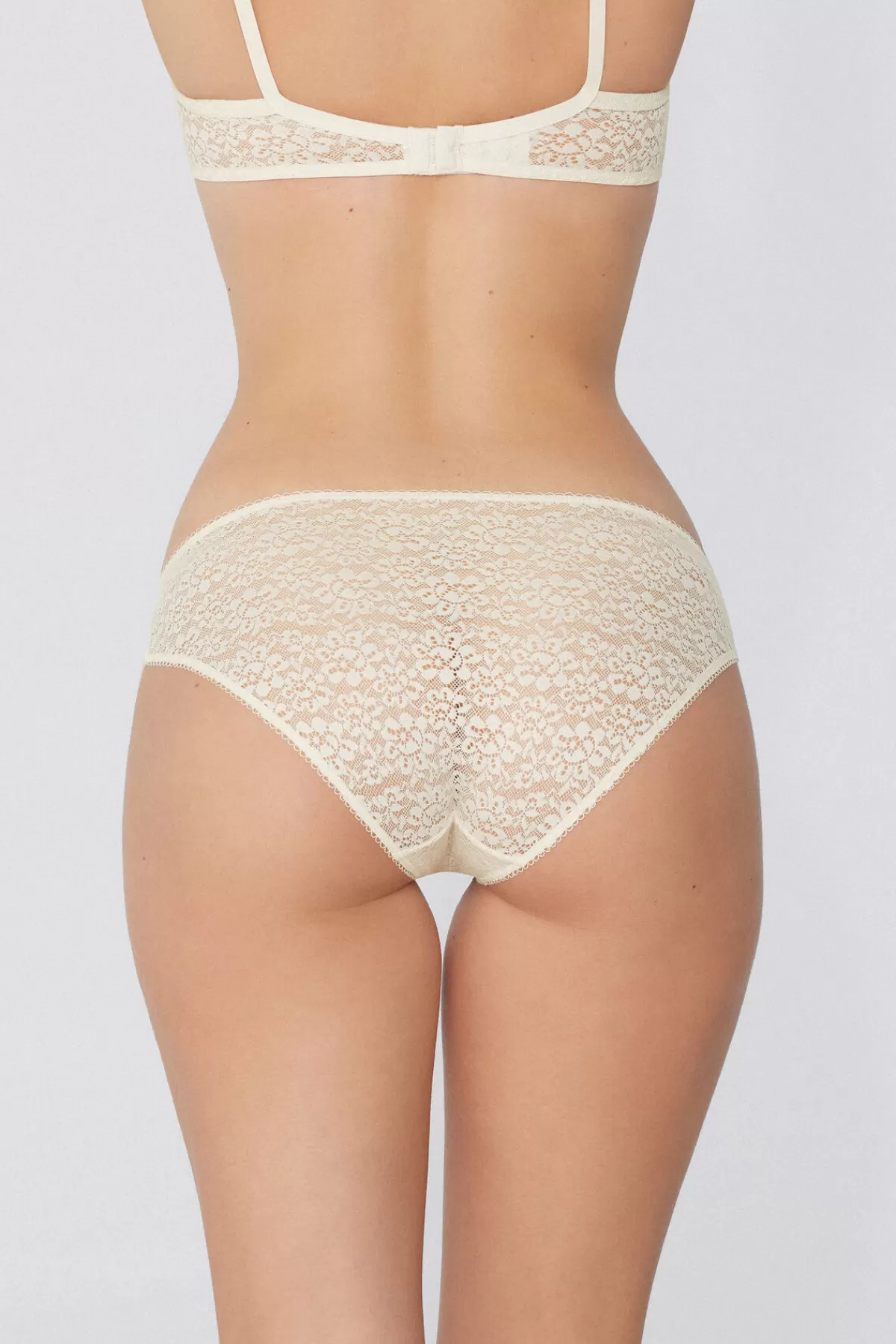 Intimo Femminile Tezenis - Modello Iconico con Pizzo Delicato e Design Senza Cuciture, Confortevole per Tutto il Giorno