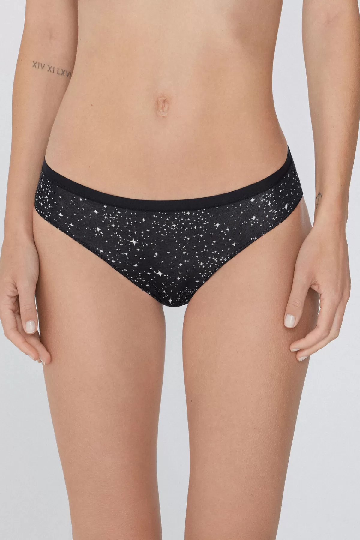Tezenis Intimo Femminile in Cotone con Fantasia Floreale - Mutandine Comode Donna



Mutandina Donna Tezenis in Cotone Morbido con Stampa Elegante - Intimo Primavera 2024



Intimo Femminile Tezenis: Comoda Mutandina in Cotone con Fantasia Floreale - Confezione Delicata