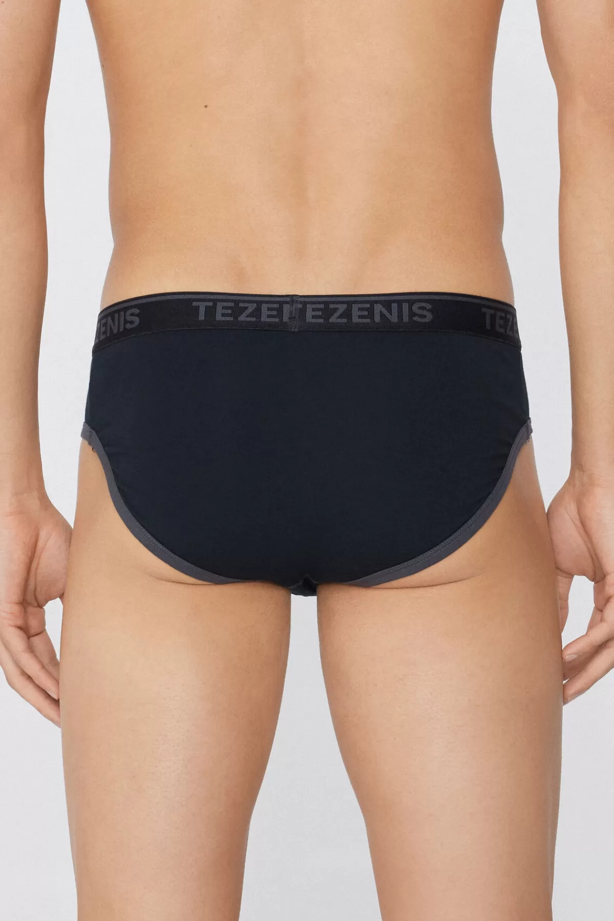 Intimo Uomo Tezenis in Morbido Cotone con Dettagli Contrastanti e Logo in Evidenza
