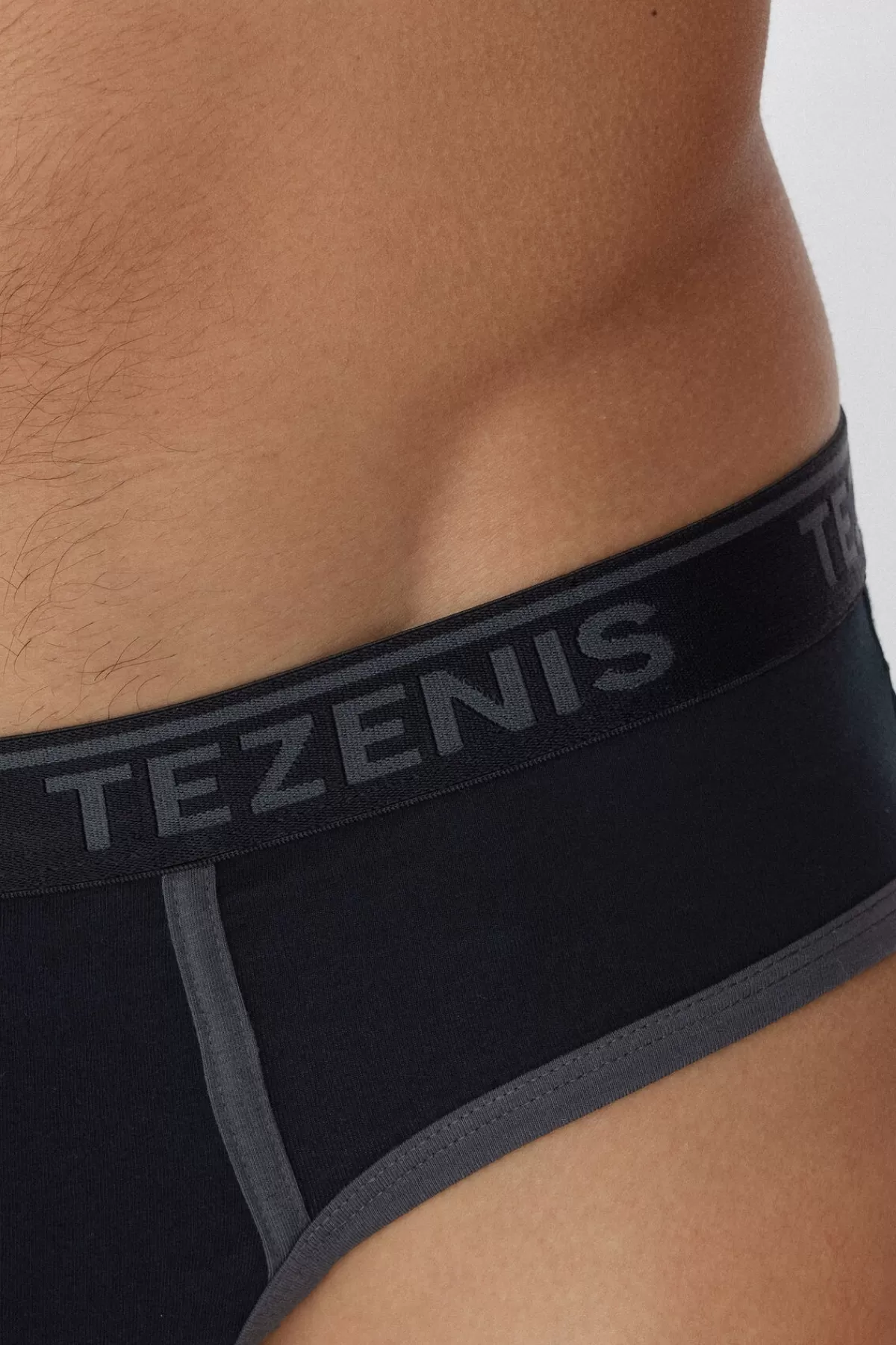 Intimo Uomo Tezenis in Morbido Cotone con Dettagli Contrastanti e Logo in Evidenza