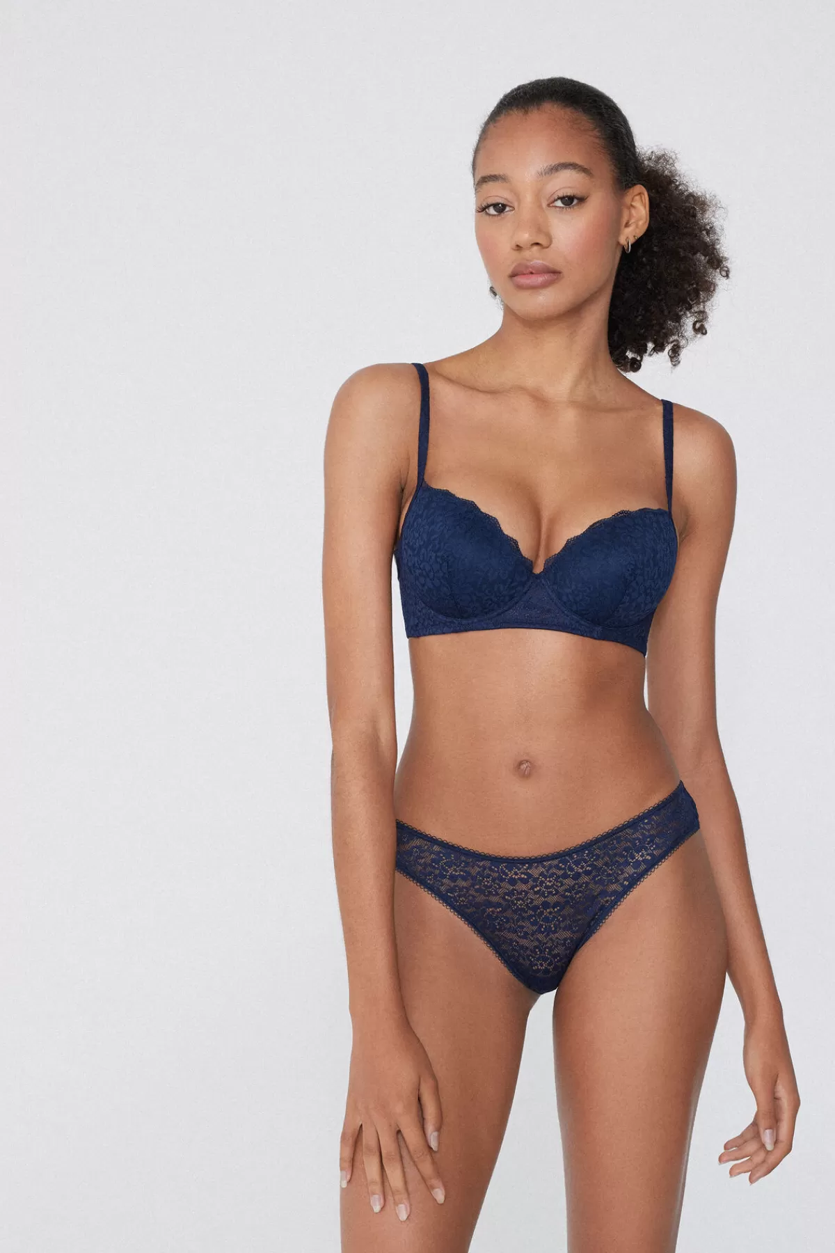 Tezenis Intimo Donna: Culotte Sgambato con Pizzo Riciclato - Eleganza Confortevole e Tocco Eco-Consapevole