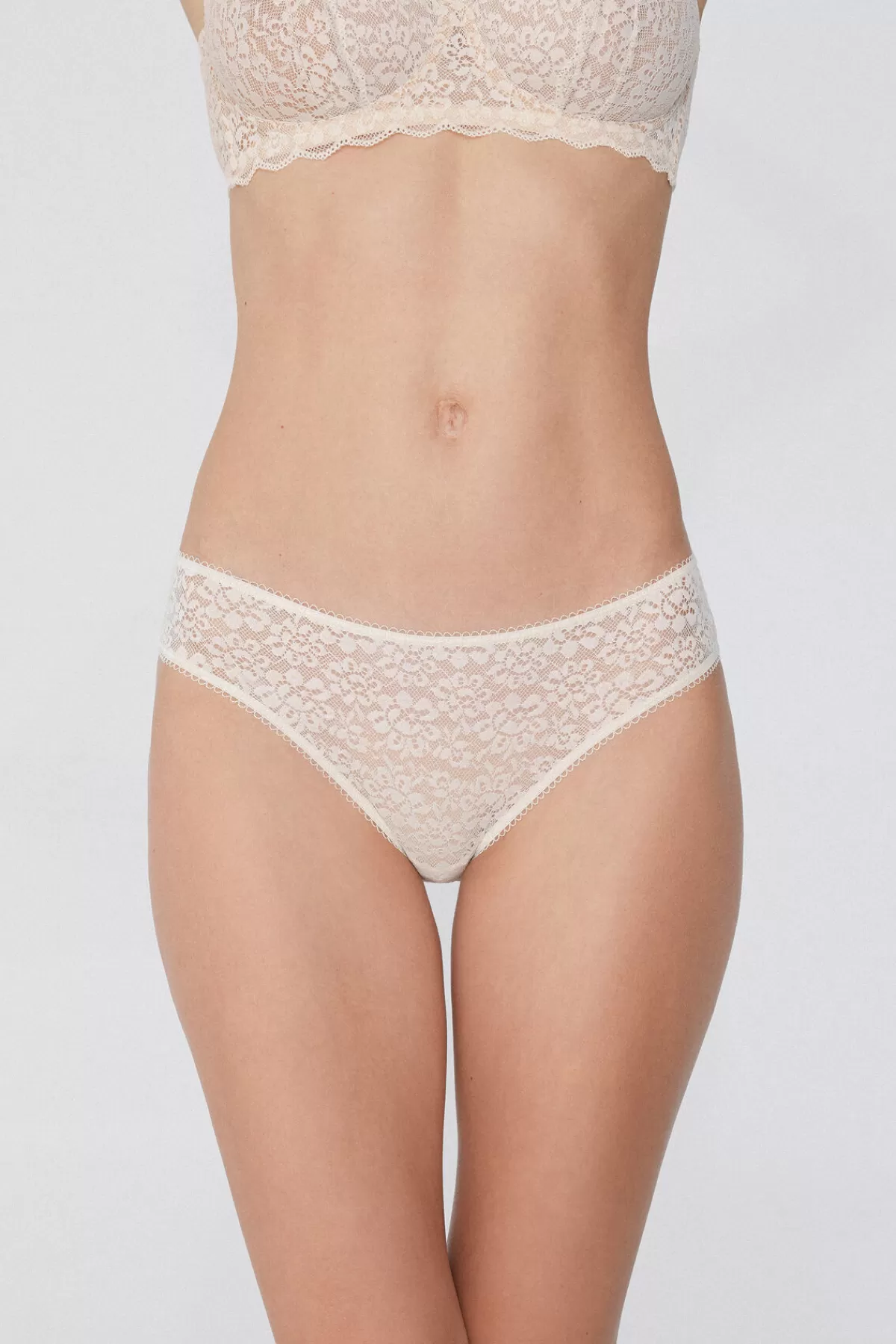 Intimo Femminile Eco-Consapevole: Mutandine Comode con Pizzo Rigenerato - Design Elegante Tezenis