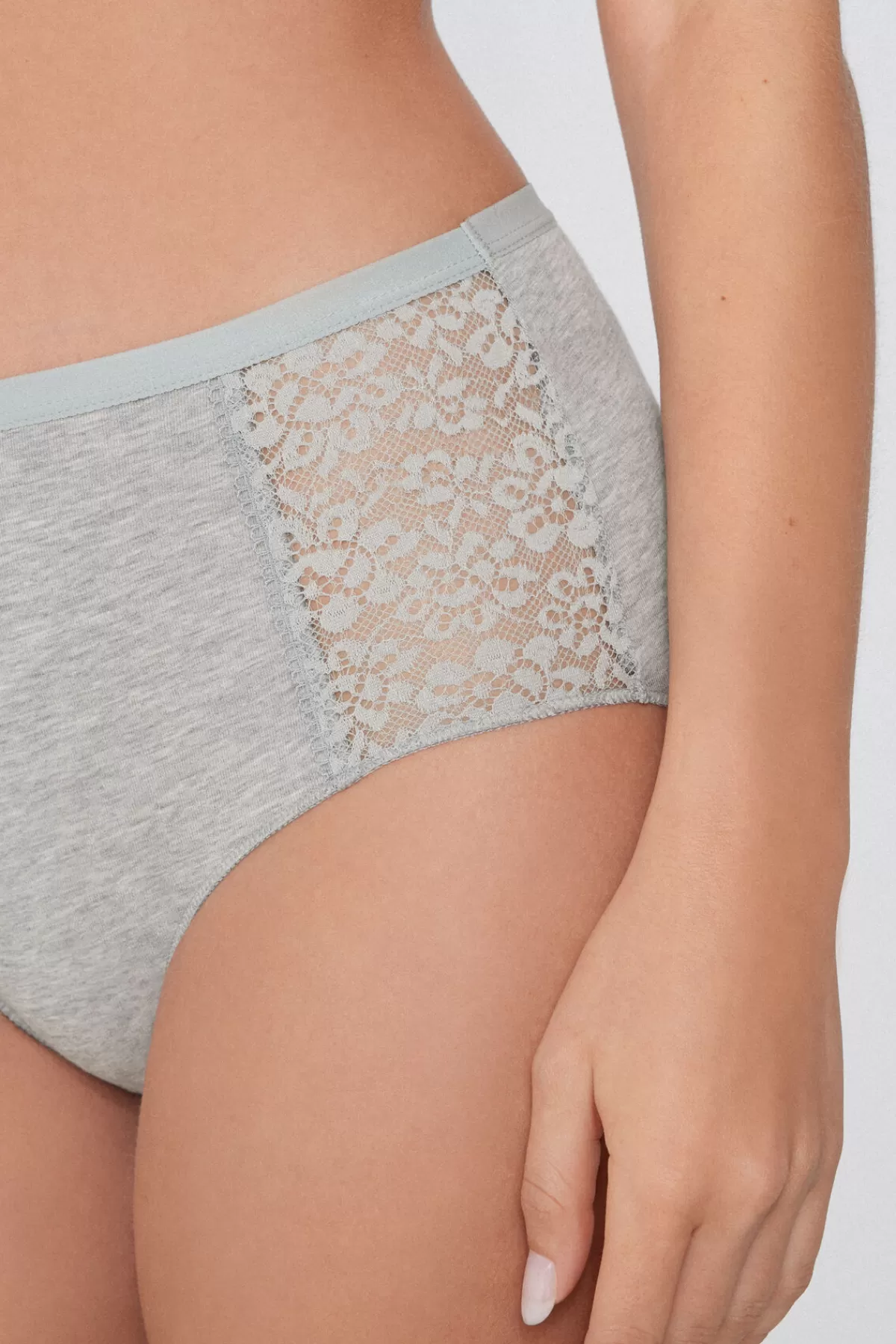 Tezenis Intimo Femminile: Slip con Pizzo Elegante e Design Alto Vita in Cotone Morbido - Confortevole e Stile Sensuale per Donna