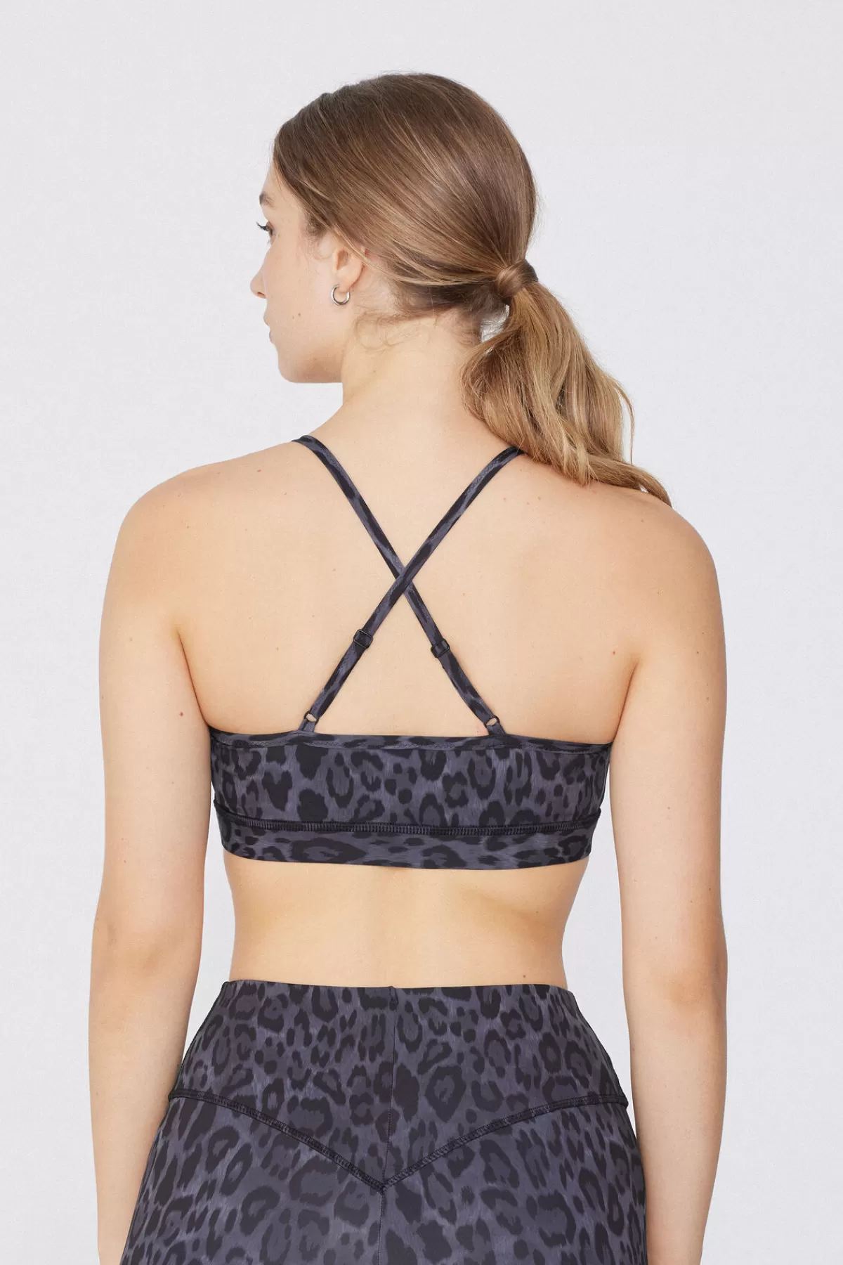 Tezenis Reggiseno Sportivo Donna con Imbottitura Morbida e Spalline Ultra Sottili - Design Ergonomico per Comfort Ottimale
