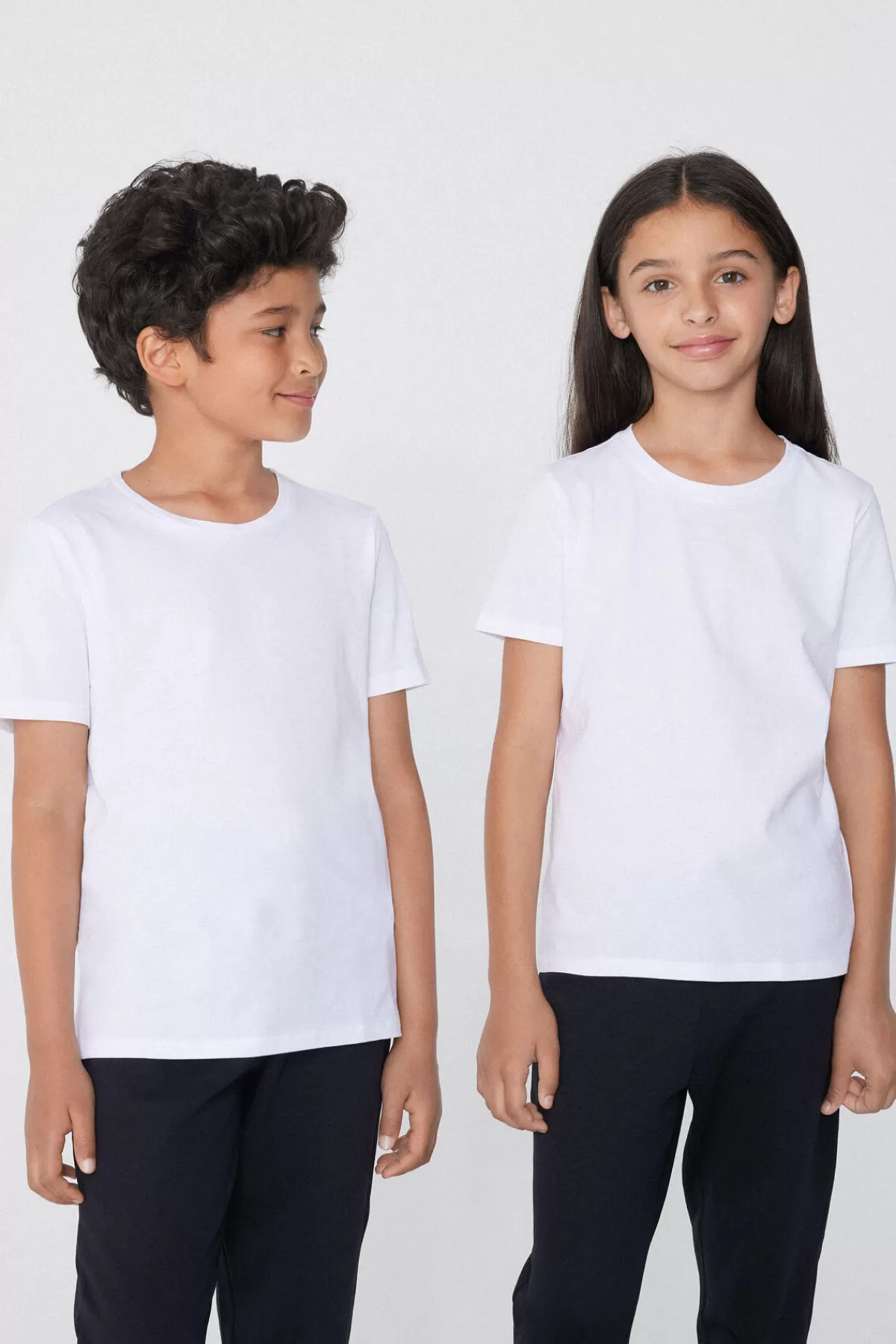 Maglietta Unisex Tezenis in Puro Cotone per Bambini - Modello Classico a Girocollo Confortevole 

(，