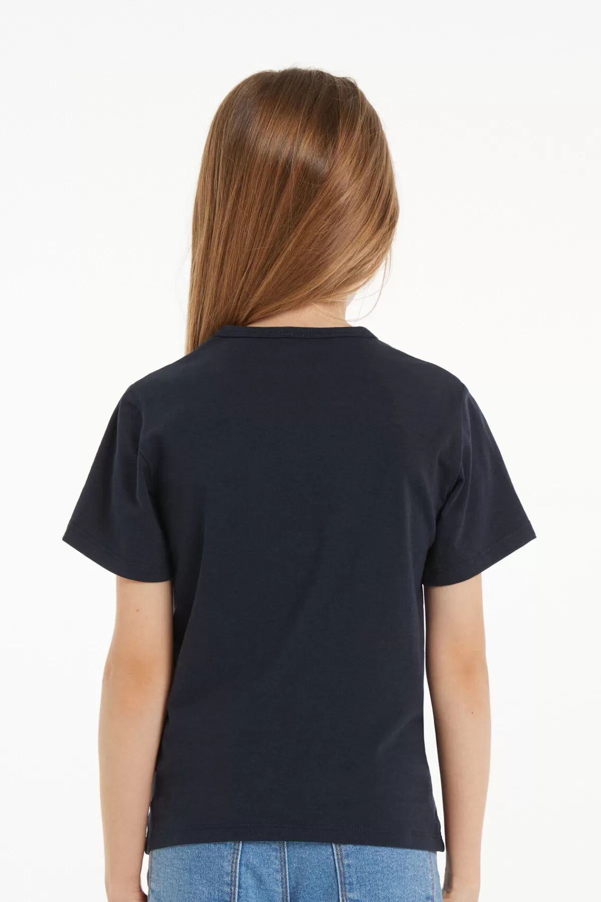 Maglietta Girocollo Classic Tezenis in Tessuto Elasticizzato - Morbida e Comoda per Bambini e Bambine, Ideale per il Gioco e le Giornate All'aria Aperta. Taglio Unisex con Maniche Corte, Disponibile in Tinte Vivaci. Per un Look Casual e Divertente Tutto il Giorno!