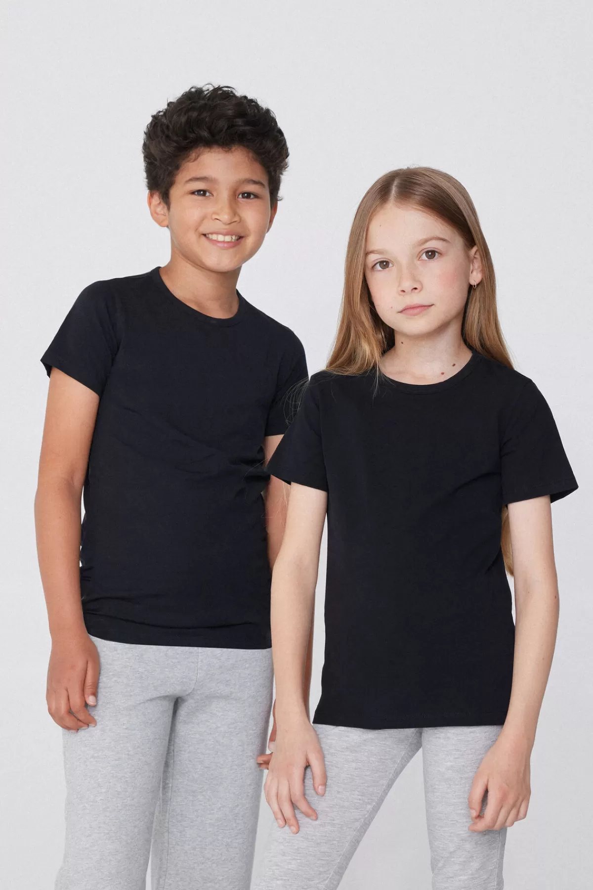 Tezenis Maglietta Essential per Bambini: Girocollo Comodo in Morbido Cotone Elasticizzato Unisex