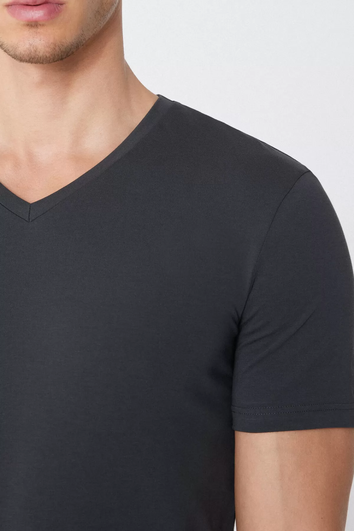 Tezenis Maglietta Uomo Scollo a V Comodo in Cotone Elasticizzato Morbido - Ideale per l'Estate Respirabile