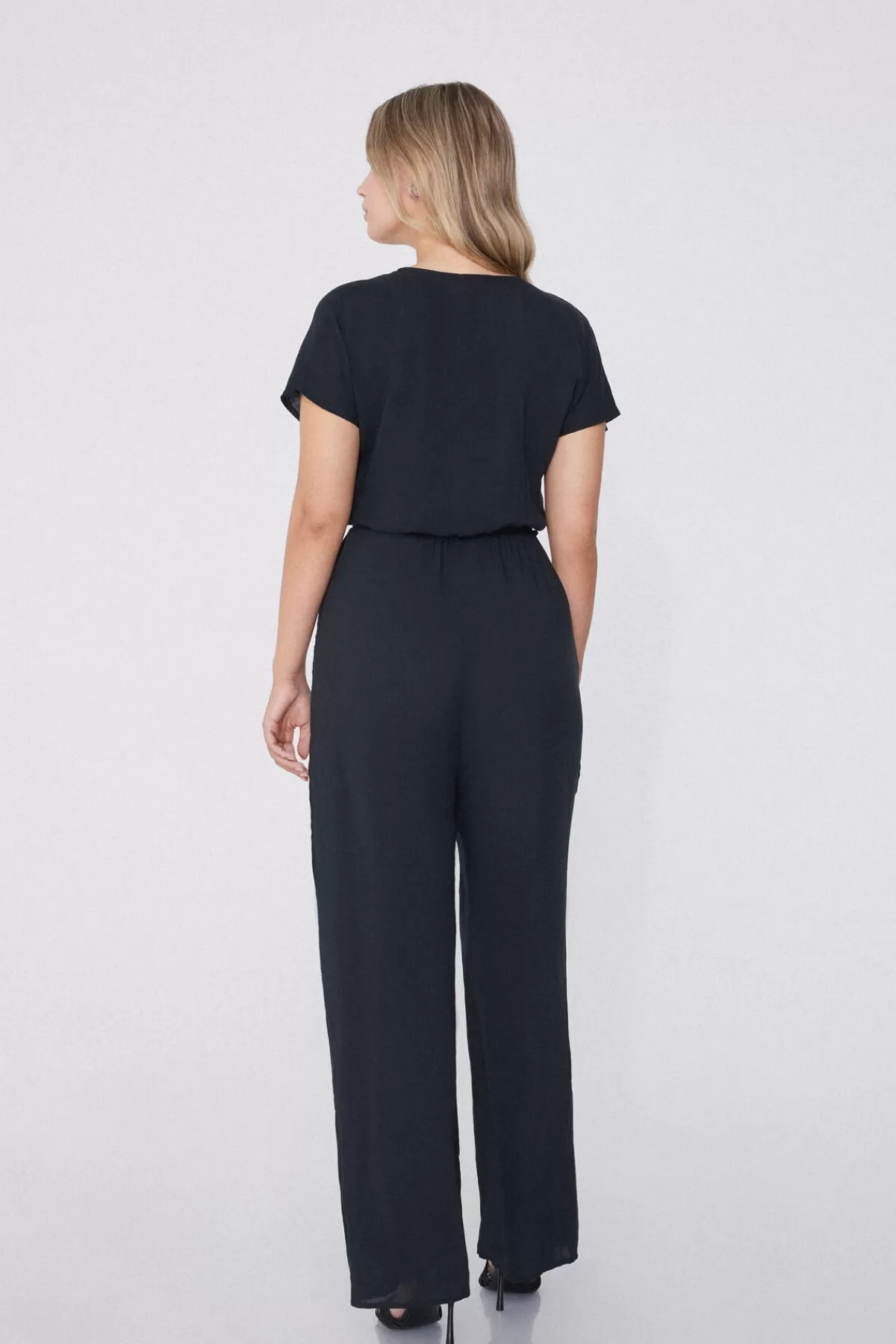 Tuta in Viscosa a Maniche Corte con Taglio Longline - Tezenis Collection Donna
