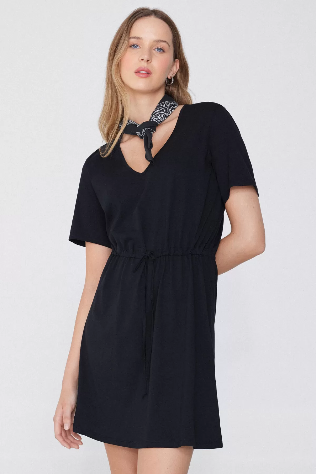 Tezenis Abito Estivo Corto con Scollo a V in Morbido Cotone e Mezze Maniche Comode